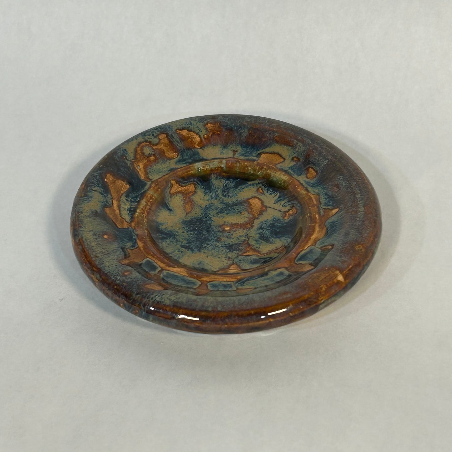 blue and green ash tray