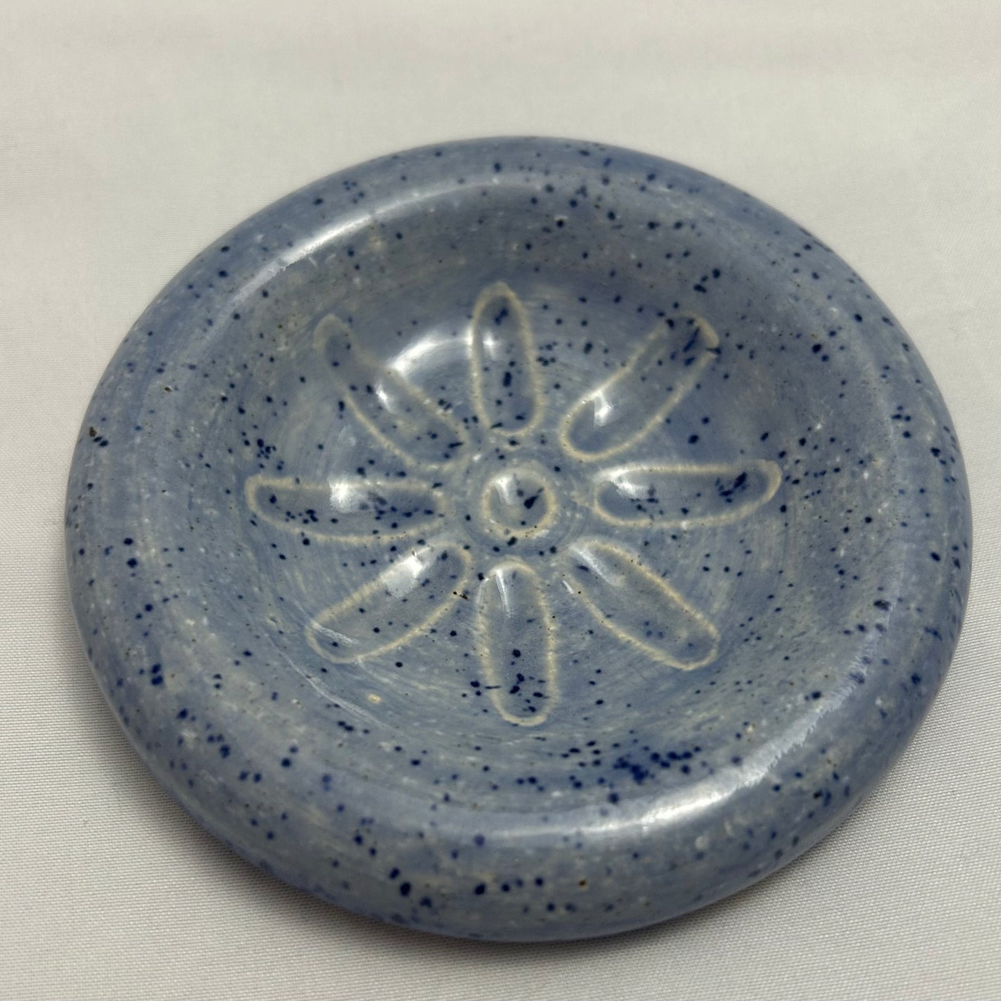 blue spotted flower dish / ash tray